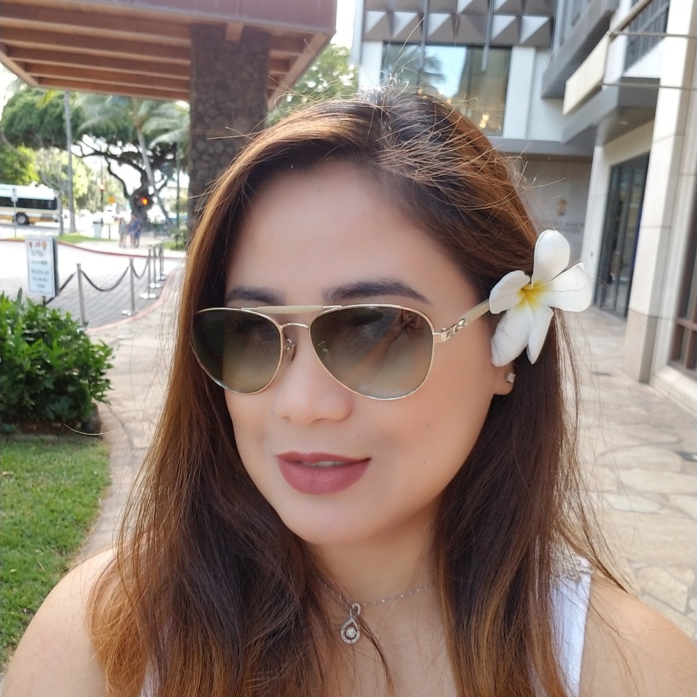 Meet your Posher, Myline